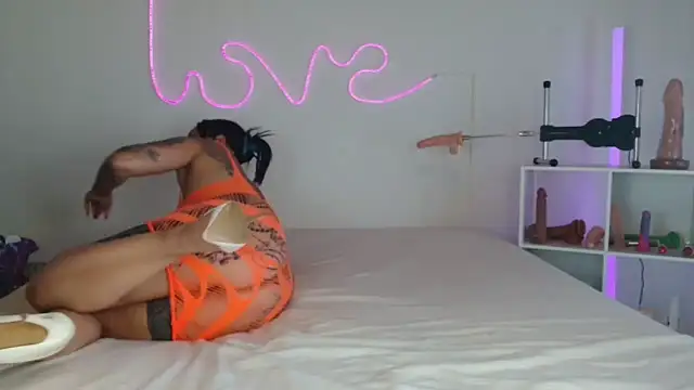 JuliaVegaOff online show from March 12, 2026, 12:11 pm