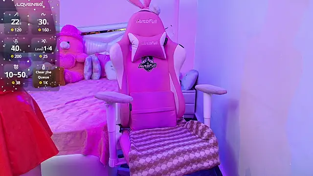 Snapshot of YourKusu chatting on February 11, 2025, 5:29 pm YourKusu online show from February 11, 2025, 5:29 pm