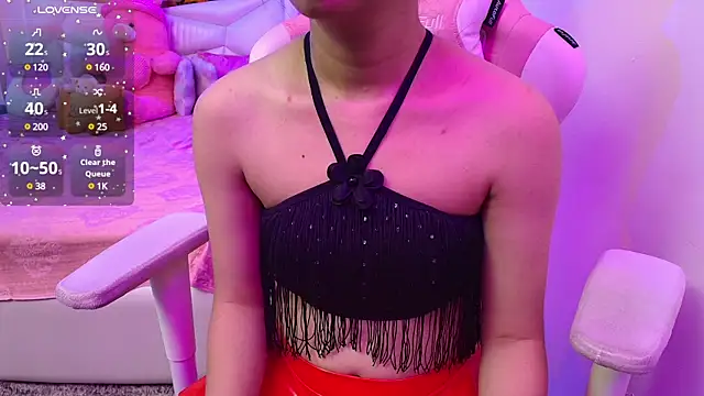 Snapshot of YourKusu chatting on February 12, 2025, 5:05 pm YourKusu online show from February 12, 2025, 5:05 pm