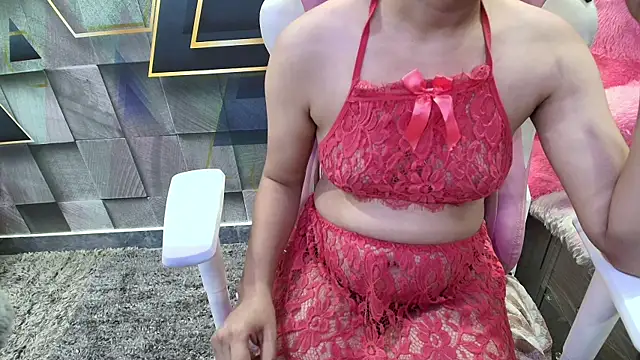 Snapshot of YourKusu chatting on October 25, 2025, 1:07 pm YourKusu online show from October 25, 2025, 1:07 pm