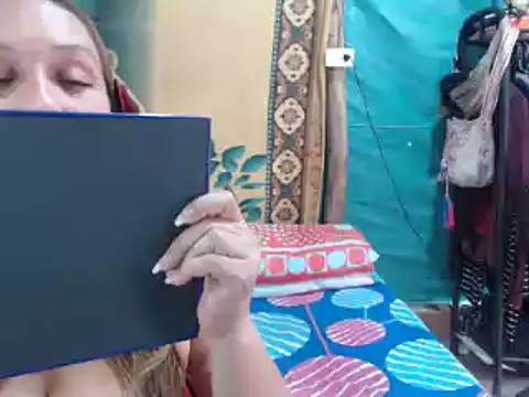 Snapshot of mom_son_dirty chatting on September 18, 2025, 2:52 pm mom son dirty online show from September 18, 2025, 2:52 pm