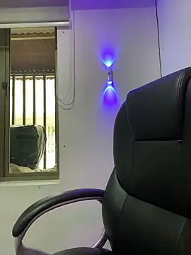 Milff parkerrr online show from March 25, 2026, 10:05 pm