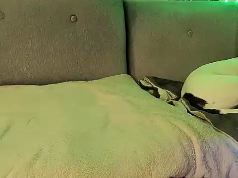 Snapshot of jonhcarrie chatting on October 30, 2025, 1:40 am jonhcarrie online show from October 30, 2025, 1:40 am