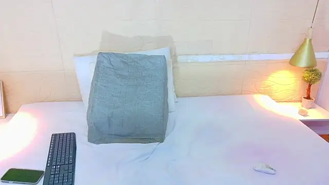 Chocolatte bar online show from December 18, 2025, 2:12 pm