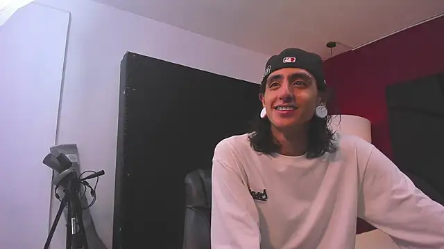 Matthew Dixonn online show from December 26, 2024, 3:16 am