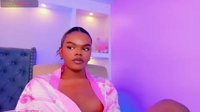 Snapshot of CamiEstrada chatting on September 21, 2025, 2:13 am CamiEstrada online show from September 21, 2025, 2:13 am