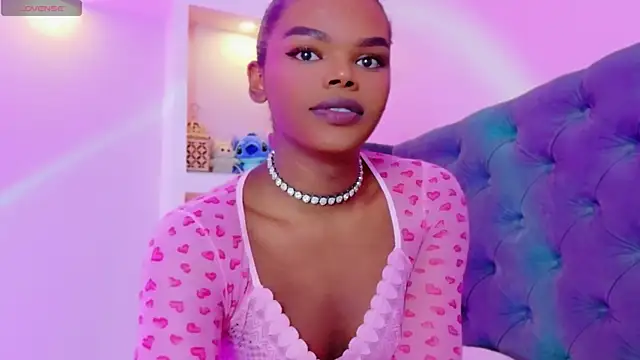 Snapshot of CamiEstrada chatting on October 18, 2025, 8:20 pm CamiEstrada online show from October 18, 2025, 8:20 pm