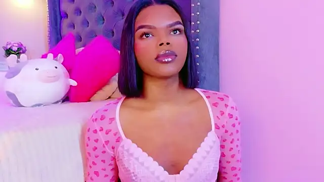 Snapshot of CamiEstrada chatting on November 29, 2025, 2:14 am CamiEstrada online show from November 29, 2025, 2:14 am