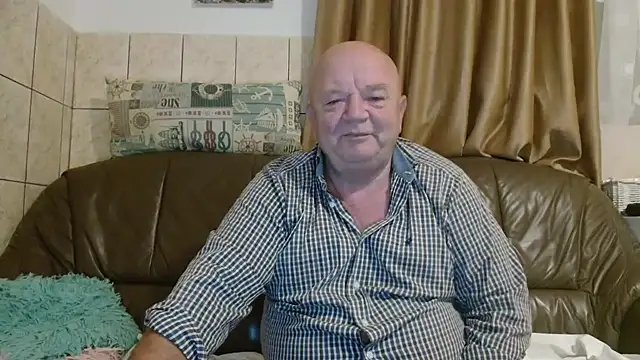 fullballs6 online show from October 3, 2025, 1:57 am