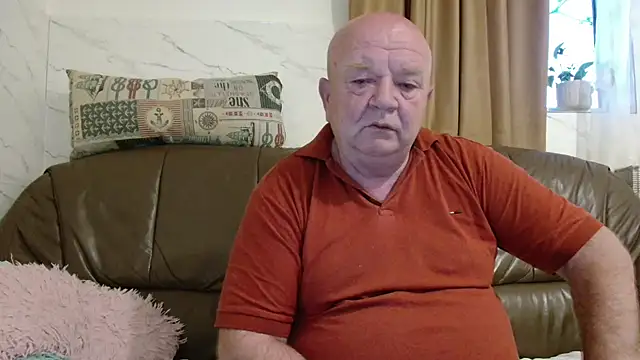 fullballs6 online show from April 17, 2026, 3:09 am