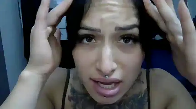 Snapshot of TinnaDawsom chatting on March 1, 2025, 10:53 pm TinnaDawsom online show from March 1, 2025, 10:53 pm