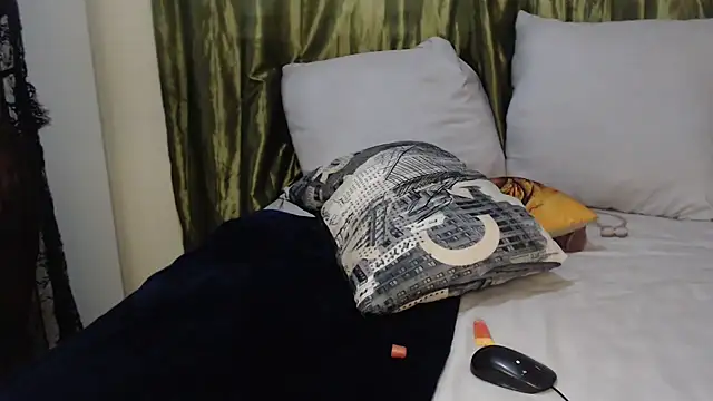 Foxybrownxx1 online show from October 27, 2025, 1:42 am