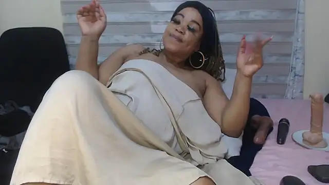 Snapshot of Foxybrownxx1 chatting on June 16, 2026, 7:16 pm Foxybrownxx1 online show from June 16, 2026, 7:16 pm