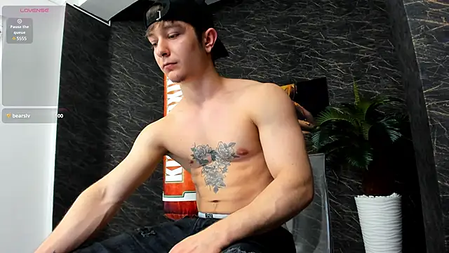 leonardsmith01 online show from January 11, 2025, 11:24 pm