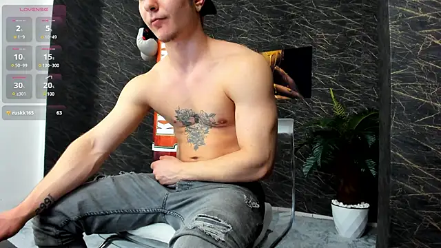 leonardsmith01 online show from January 15, 2025, 2:27 am