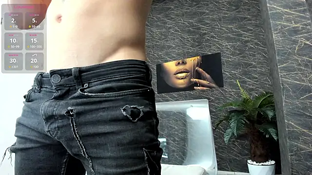 leonardsmith01 online show from January 20, 2025, 8:07 pm