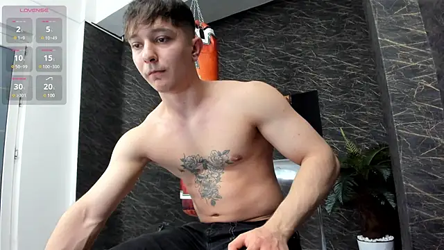 leonardsmith01 online show from January 22, 2025, 8:06 pm