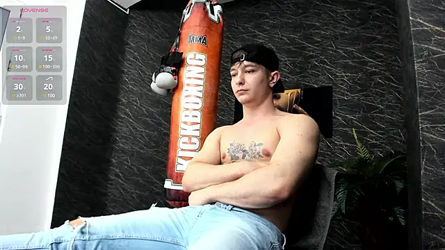 leonardsmith01 online show from January 27, 2025, 11:22 pm