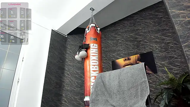 leonardsmith01 online show from February 1, 2025, 2:47 am