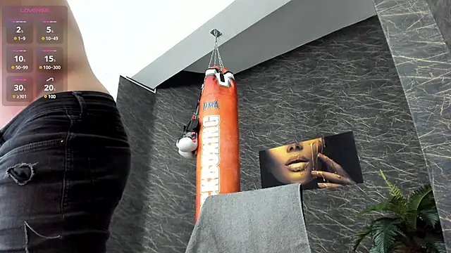 leonardsmith01 online show from February 1, 2025, 11:37 pm