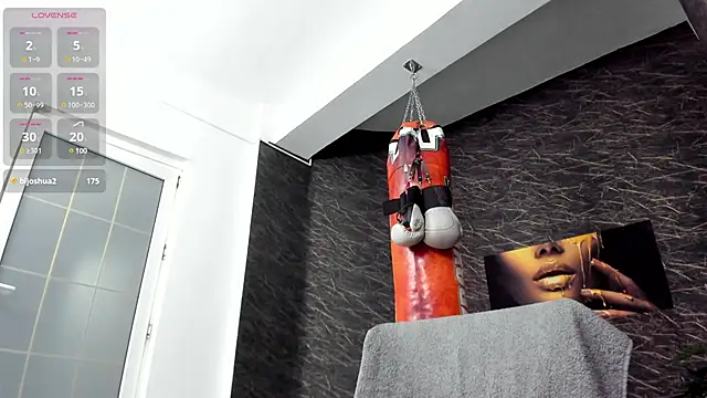 leonardsmith01 online show from February 17, 2025, 11:53 pm