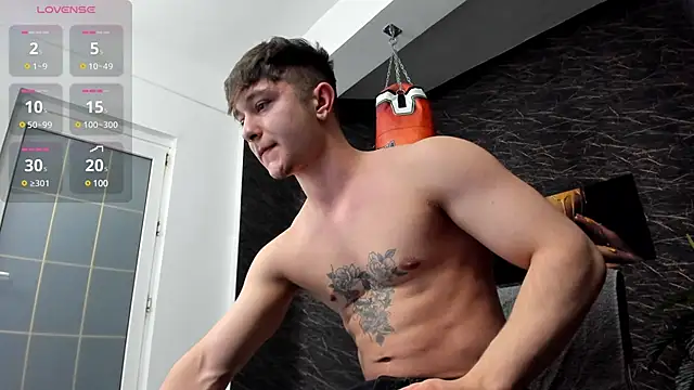 leonardsmith01 online show from March 3, 2025, 8:32 pm