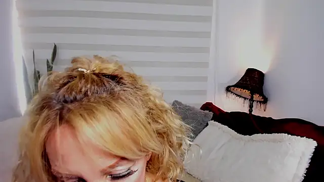 Sammykatt online show from February 25, 2026, 7:12 pm