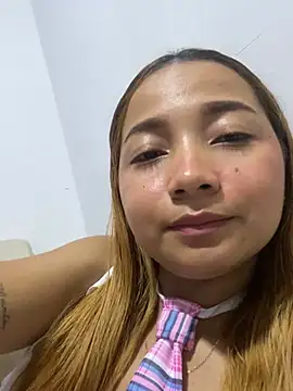 Snapshot of queen_angelique chatting on December 11, 2024, 2:52 am queen angelique online show from December 11, 2024, 2:52 am