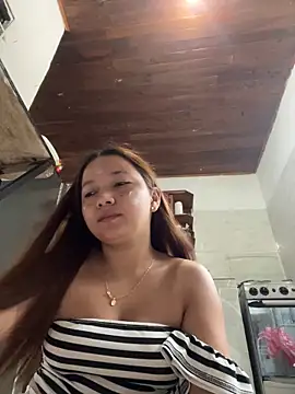 Snapshot of queen_angelique chatting on November 5, 2025, 8:53 pm queen angelique online show from November 5, 2025, 8:53 pm