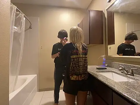 Snapshot of girlfriendmissy chatting on December 15, 2024, 8:25 pm girlfriendmissy online show from December 15, 2024, 8:25 pm