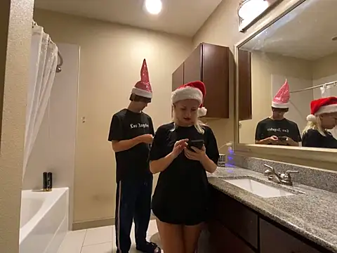 Snapshot of girlfriendmissy chatting on December 25, 2024, 1:31 am girlfriendmissy online show from December 25, 2024, 1:31 am