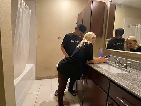 Snapshot of girlfriendmissy chatting on December 28, 2024, 12:57 am girlfriendmissy online show from December 28, 2024, 12:57 am