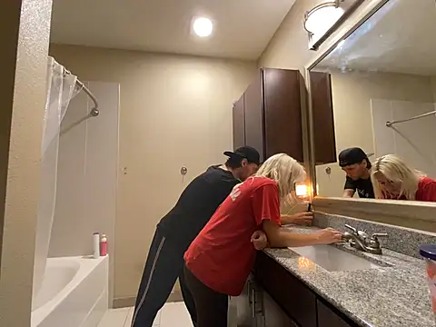 Snapshot of girlfriendmissy chatting on January 6, 2025, 10:15 pm girlfriendmissy online show from January 6, 2025, 10:15 pm