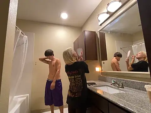 Snapshot of girlfriendmissy chatting on January 15, 2025, 8:05 pm girlfriendmissy online show from January 15, 2025, 8:05 pm