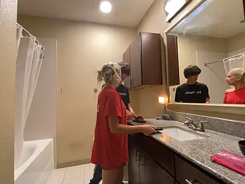 Snapshot of girlfriendmissy chatting on January 29, 2025, 11:56 pm girlfriendmissy online show from January 29, 2025, 11:56 pm