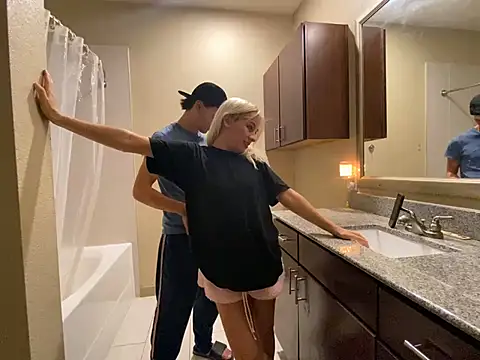 Snapshot of girlfriendmissy chatting on February 16, 2025, 10:21 pm girlfriendmissy online show from February 16, 2025, 10:21 pm