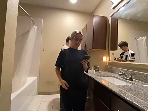 Snapshot of girlfriendmissy chatting on February 23, 2025, 8:44 pm girlfriendmissy online show from February 23, 2025, 8:44 pm