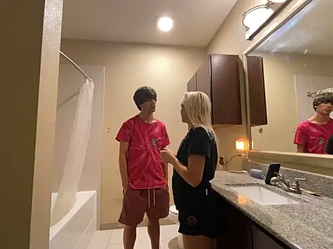 Snapshot of girlfriendmissy chatting on March 5, 2025, 10:32 pm girlfriendmissy online show from March 5, 2025, 10:32 pm