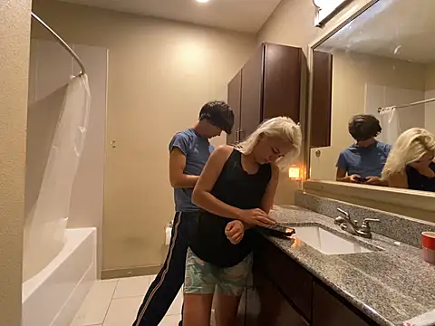 Snapshot of girlfriendmissy chatting on March 16, 2025, 12:45 am girlfriendmissy online show from March 16, 2025, 12:45 am