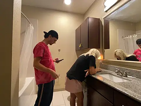 Snapshot of girlfriendmissy chatting on March 22, 2025, 9:42 pm girlfriendmissy online show from March 22, 2025, 9:42 pm