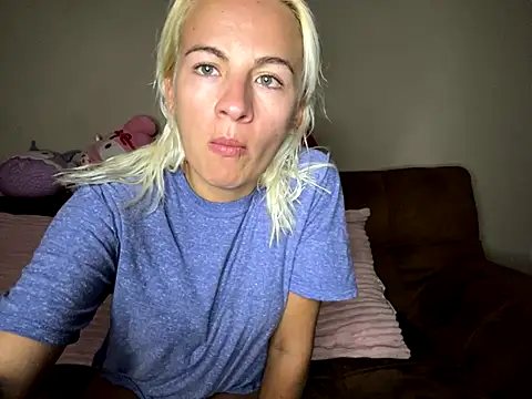 Snapshot of girlfriendmissy chatting on October 11, 2025, 11:14 pm girlfriendmissy online show from October 11, 2025, 11:14 pm