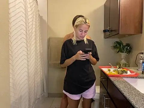 Snapshot of girlfriendmissy chatting on November 2, 2025, 7:49 pm girlfriendmissy online show from November 2, 2025, 7:49 pm