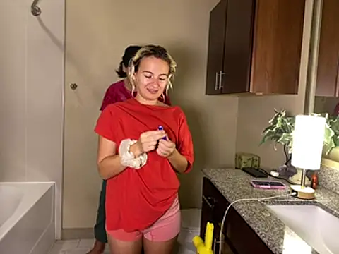 Snapshot of girlfriendmissy chatting on March 7, 2026, 6:27 pm girlfriendmissy online show from March 7, 2026, 6:27 pm