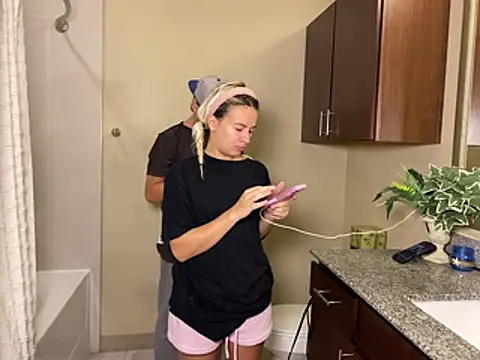 Snapshot of girlfriendmissy chatting on March 15, 2026, 4:57 pm girlfriendmissy online show from March 15, 2026, 4:57 pm