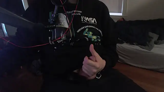 Snapshot of chicostick413 chatting on March 11, 2025, 9:15 pm chicostick413 online show from March 11, 2025, 9:15 pm