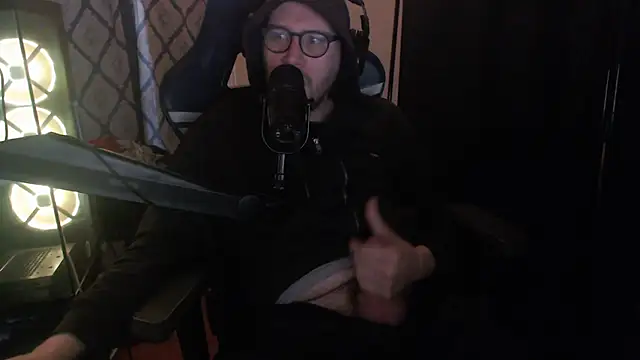 chicostick413 online show from February 23, 2026, 1:41 pm