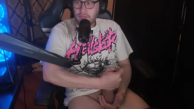 chicostick413 online show from April 18, 2026, 1:20 am