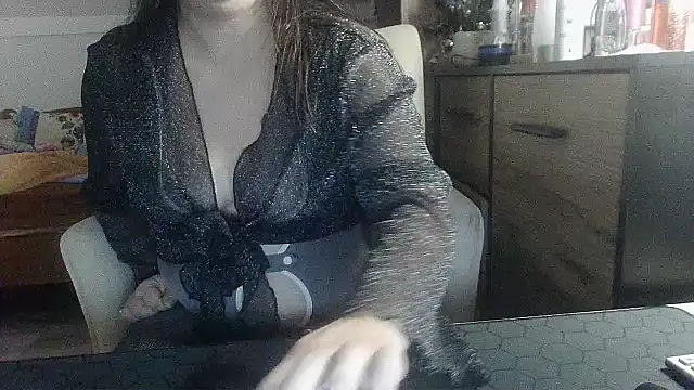 Snapshot of ReifeVenna chatting on January 27, 2025, 3:50 pm ReifeVenna online show from January 27, 2025, 3:50 pm