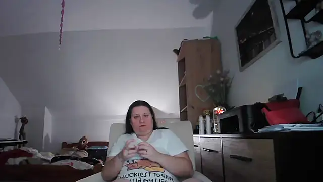 Snapshot of ReifeVenna chatting on February 27, 2026, 6:41 pm ReifeVenna online show from February 27, 2026, 6:41 pm