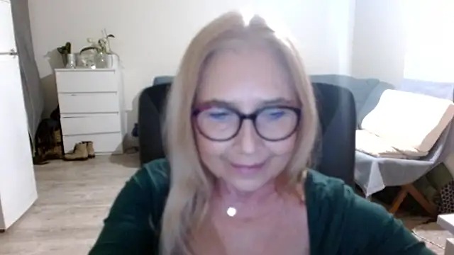 sofia xkiss online show from January 28, 2025, 5:46 pm